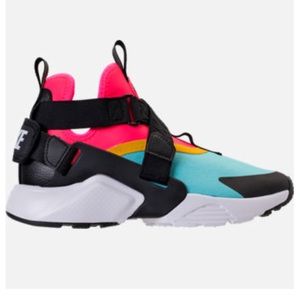 NIKE AIR HUARACHE CITY